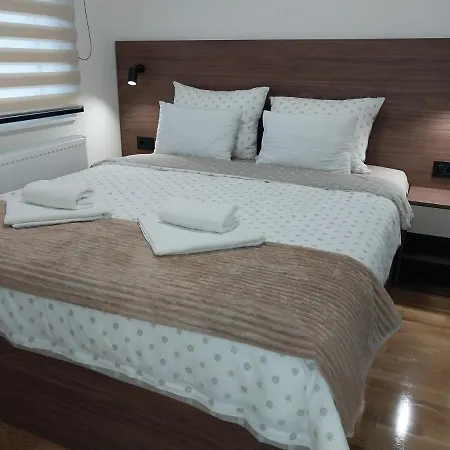 Lider Lux アランジェロヴァツ