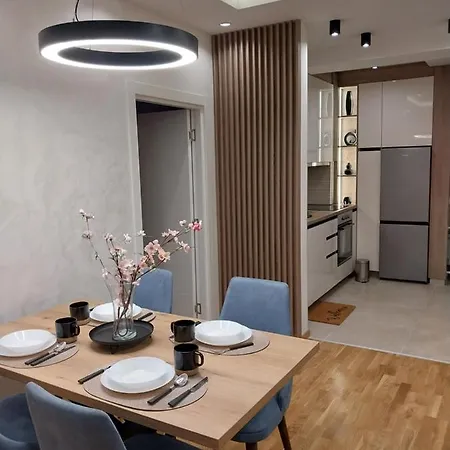 Lider Lux アランジェロヴァツ