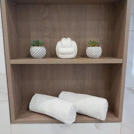 アパート Lider Lux アランジェロヴァツ