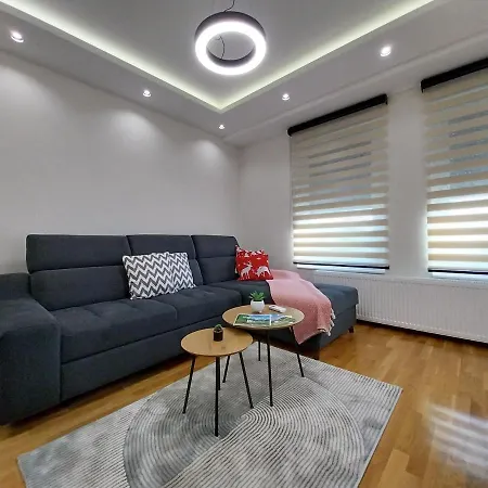 Lider Lux アパート アランジェロヴァツ